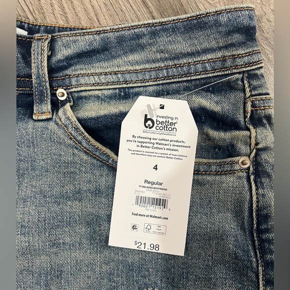 Time and Tru Women's Boyfriend Jeans in Light Blue - Picture 3 of 3